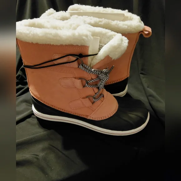 Brand New Cat & Jack Girls Ae055 Kit Snow Boot - Picture 3 of 5